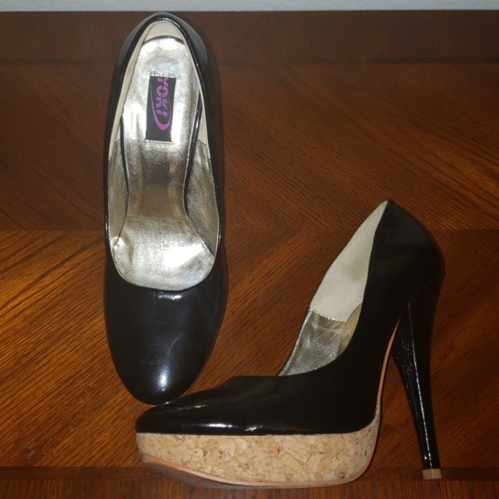 💋YOKI💋 Patent Leather Platform Heels